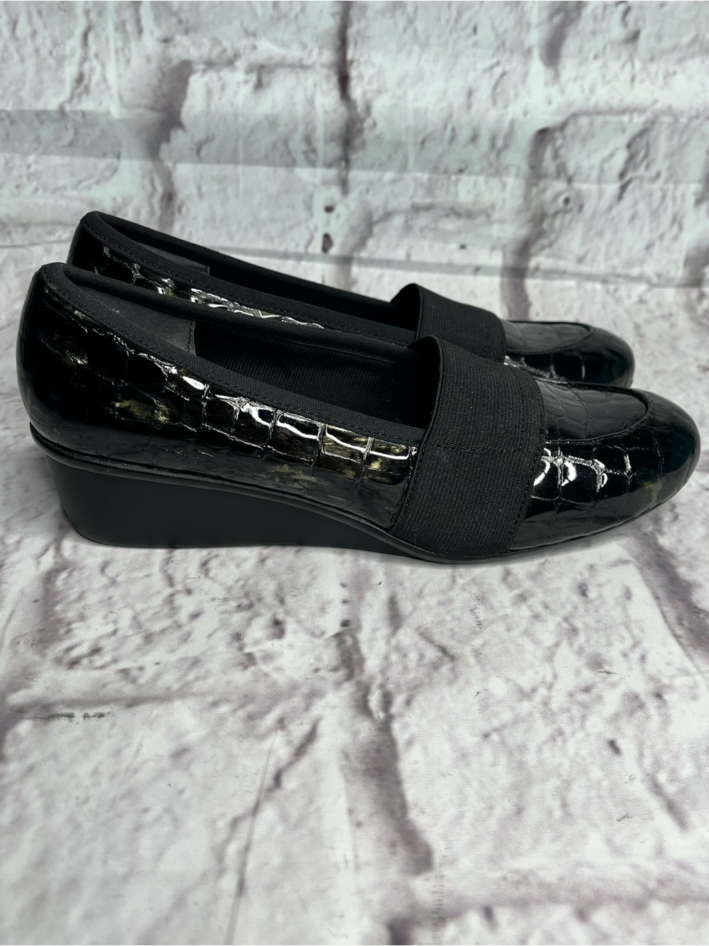 ROS HOMMERSON Erica Women's Black Patent Croc-Textured Wedge Loafers size 6.5